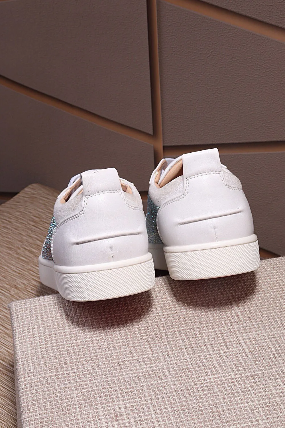 Men's shoes 💰: 460💰christian louboutin (CL red sole shoes) counter hot diamond series, casual sneakers for couples 📢 📢 📢 Exclusive hot style release🎈🎈💪Movable latex feet👻Finished outsole line [Proud]😝Female 35-40# Male 38#-46, global supply😝 [Top version]: Original imported cowhide frosted upper, top original leather lining, original molded TPU outsole, original 1:1 detail processing, original shoe last.